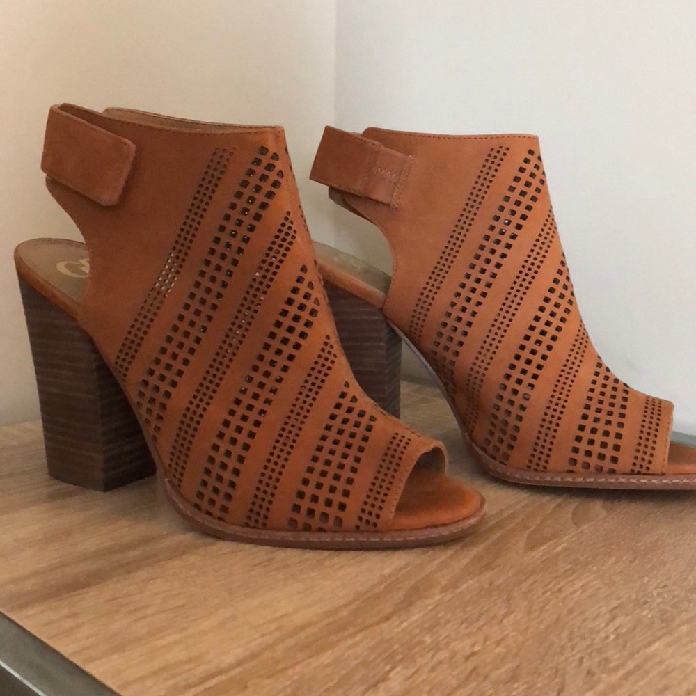 Gianni Bini Booties Size 10
